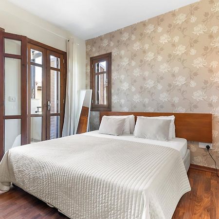 2 Bedroom Apartment Assia With Communal Pool, Aphrodite Hills Resort 코우클리아 외부 사진