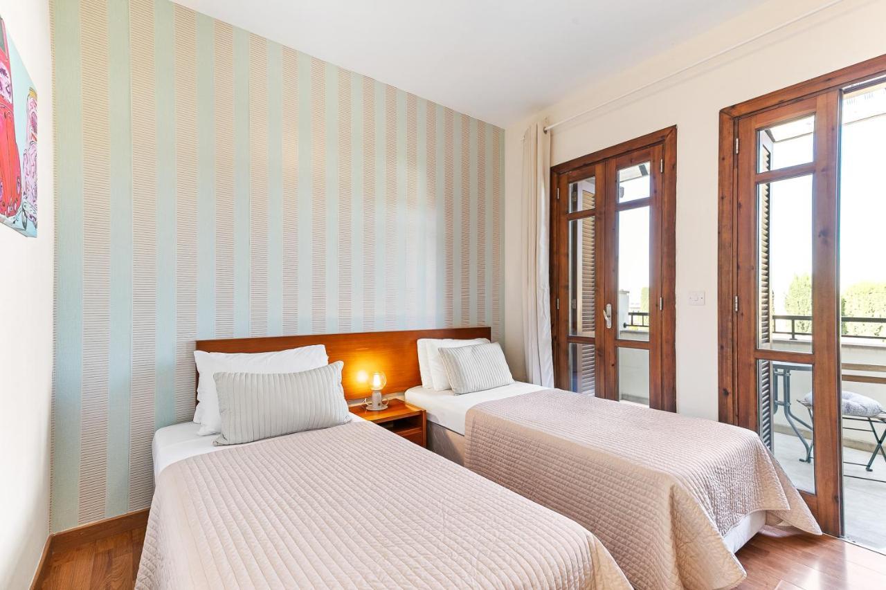 2 Bedroom Apartment Assia With Communal Pool, Aphrodite Hills Resort 코우클리아 외부 사진