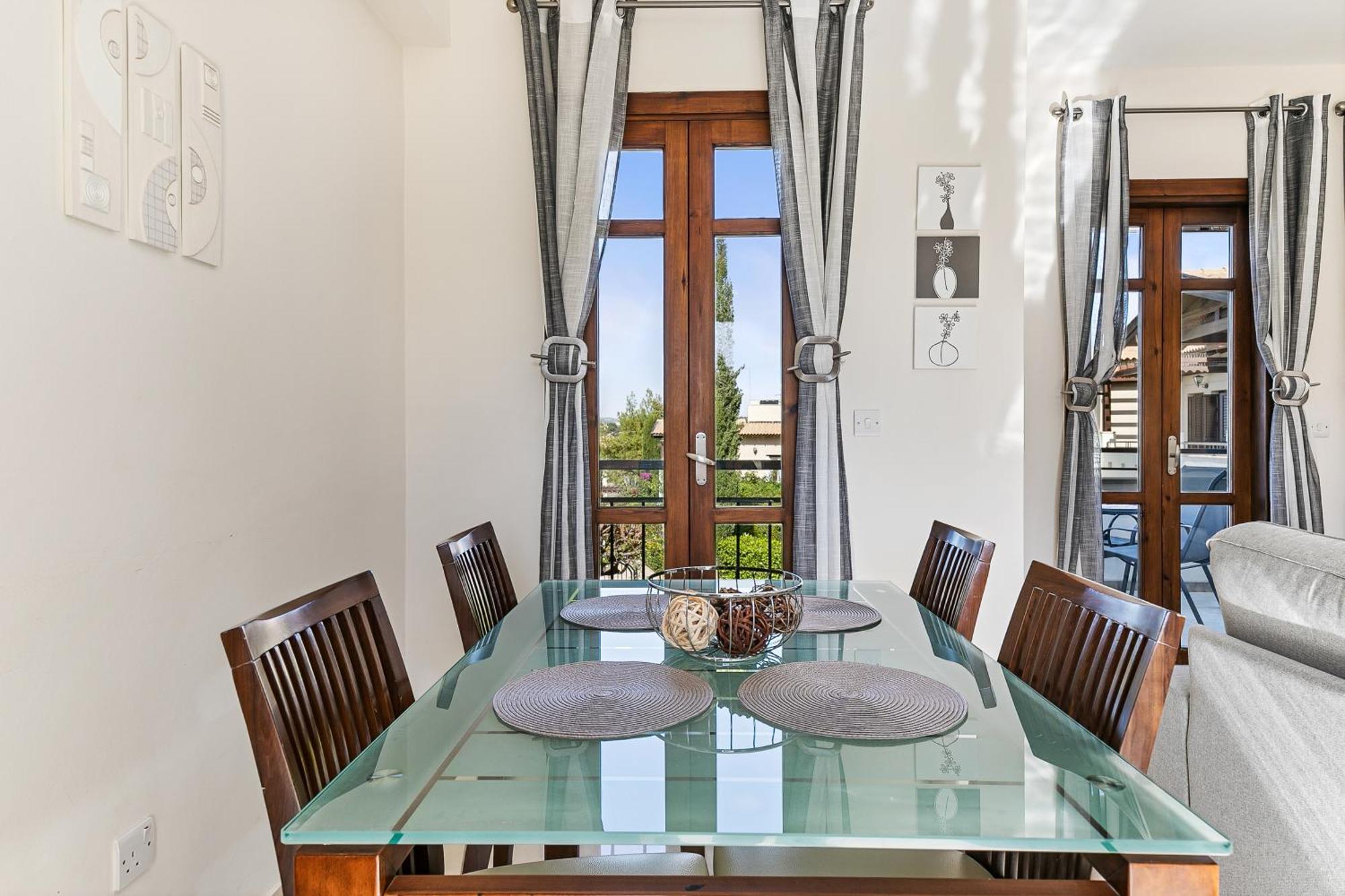 2 Bedroom Apartment Assia With Communal Pool, Aphrodite Hills Resort 코우클리아 외부 사진