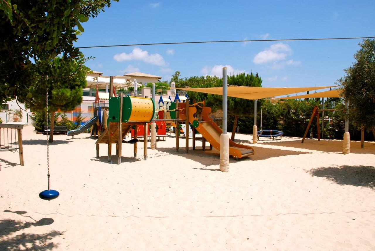 2 Bedroom Apartment Assia With Communal Pool, Aphrodite Hills Resort 코우클리아 외부 사진
